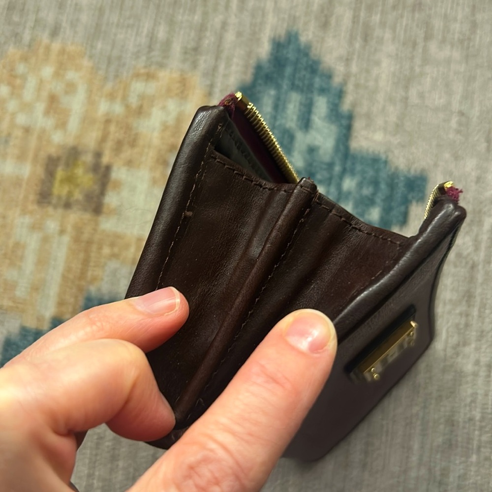 Dooney & Bourke zip around wallet - Picture 4 of 6